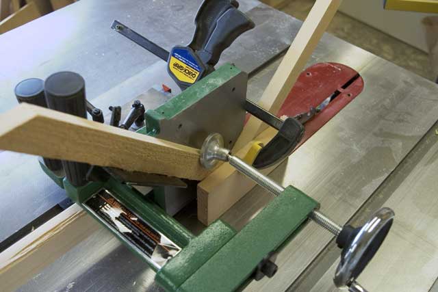 splined miter joint